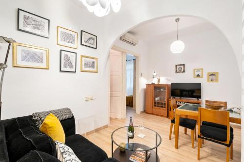 Whisper-Quiet 2BR Near Sagrada