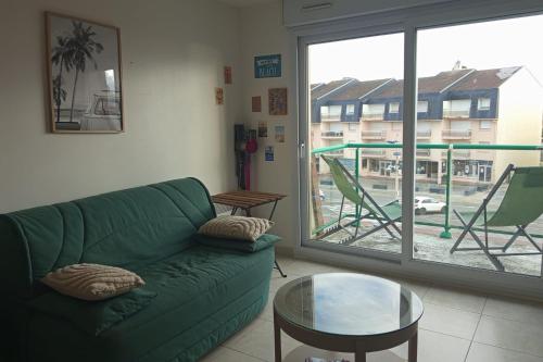 Charming T2 with sea view in Sainte-Cécile