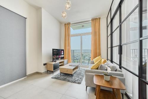 Bright & Trendy 2BR in Collective, Dubai Hills