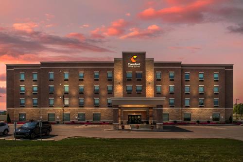 a rendering of the front of a hotel at Comfort Inn & Suites Adrian in Adrian