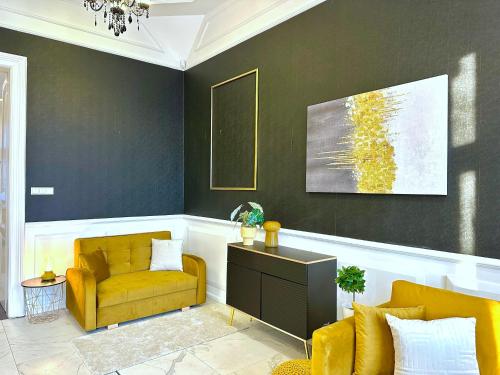 Deluxe 2-Bedroom with Sauna and AC