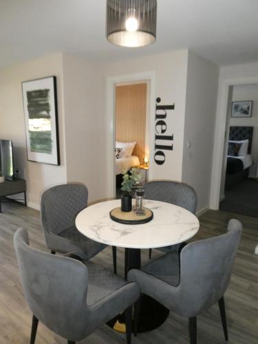 2 Bed 2 Bath Apartment Close to City Ctre Sleeps 5 -Free Parking photo 33