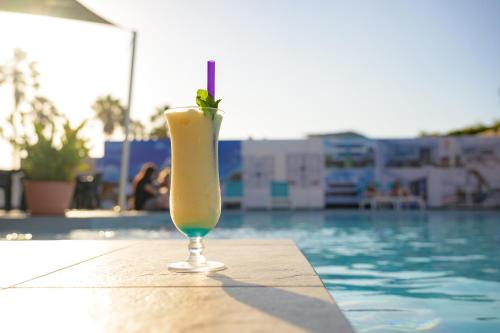 Bazén v ubytování MERAKII SEAVIEW ESCAPE CURACAO nebo v jeho okolí