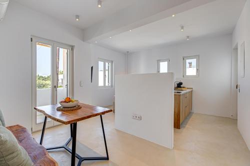 Silver Apartment Aeras