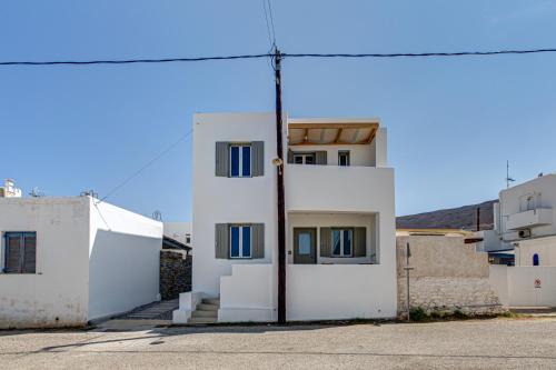 Silver Apartment Aeras