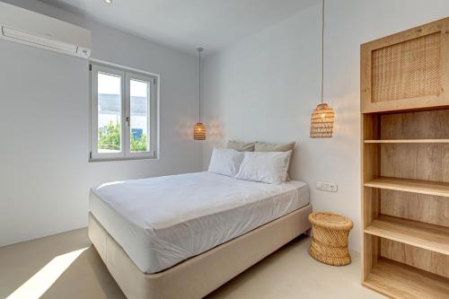 Silver Apartment Thea