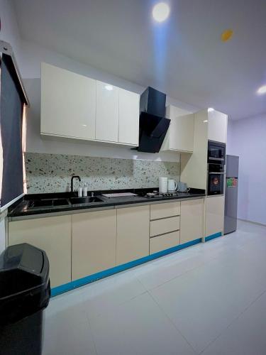 Η κουζίνα ή μικρή κουζίνα στο The Luxury living Banana Island Ikoyi