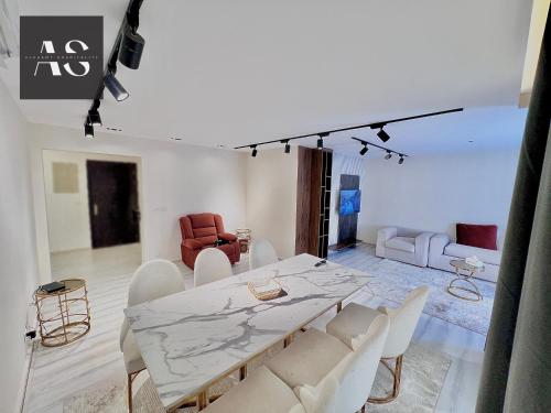 Ruang duduk di Alshemy Serviced Apartments