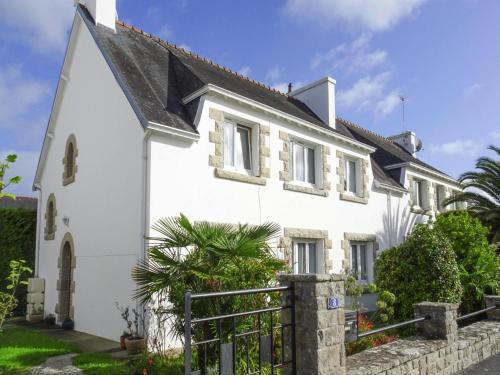 Apartment in Bénodet near Sandy Beaches