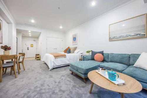 Posezení v ubytování Studio Escape with Pool, Gym & Free Parking in CBD