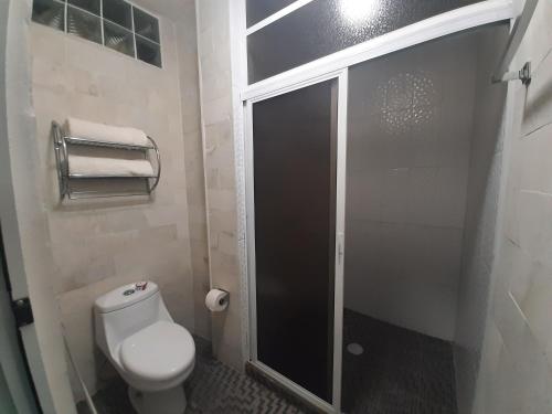 Bilik mandi di Posada Casa Sofía