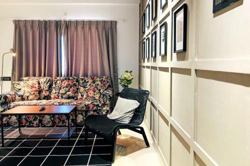 Un lugar para sentarse en Skyline Large modern 3BHK APT with balcony