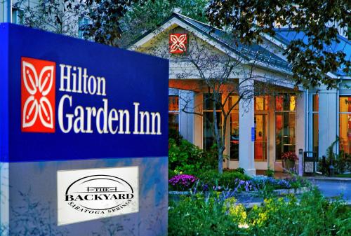 Zahrada ubytování Hilton Garden Inn Saratoga Springs