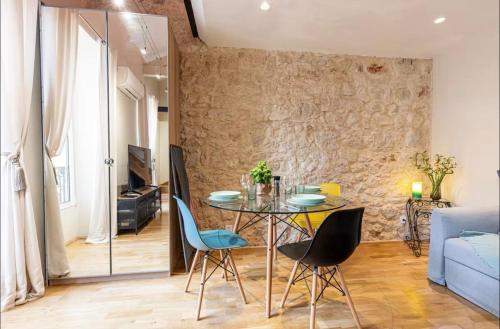 Duplex center of Nice with AC