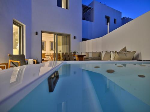 The bright and elegant Villa Akira
