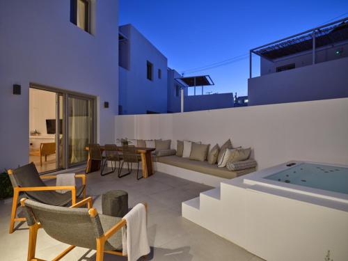 The bright and elegant Villa Akira