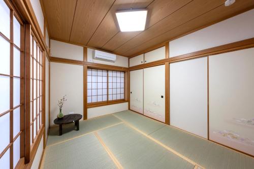 Fotografie z fotogalerie ubytování TSURUNOYA The only private lodging in Tokyo Japanese TATAMI style 8 minutes walk from station FREE Parking 4rooms 12guests NEW OPEN ASAKUSA AKIHABARA SKYTREE nearby v Tokiu
