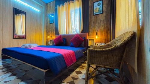 Skyard Hostel Rishikesh Laxman Jhulaにあるベッド