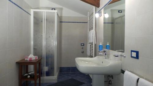 Ванная комната в Bed & Breakfast Gli Oleandri
