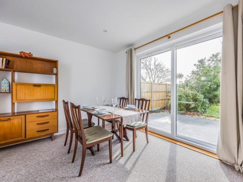 Φωτογραφία από το άλμπουμ του Charming Hayling House with Garden Pass The Keys σε South Hayling