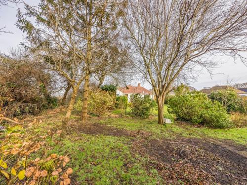 Κήπος έξω από το Charming Hayling House with Garden Pass The Keys