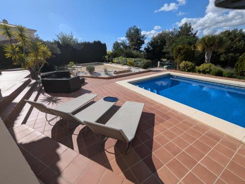Villa with Pool and Boule right on Alhaurin Golf