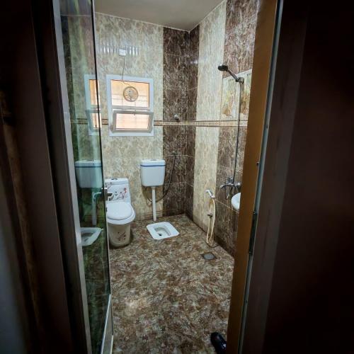 Bilik mandi di Sunrise Chalet شالية الشروق الجبل الاخضر
