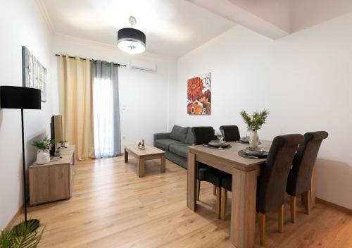 Modern flat 7' from Subway Stations