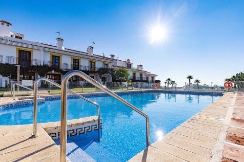 042 Classic 2 Bed Andalusian Townhouse 500m From Beach
