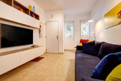 031 Beachfront 2 Bed La Carihuela Private Apartment