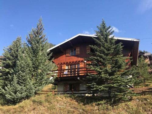 Chalet spacieux et ensoleillé à Montgenèvre - 10 pers - 5 chambres - Quartier calme et résidentiel - FR-1-445-139