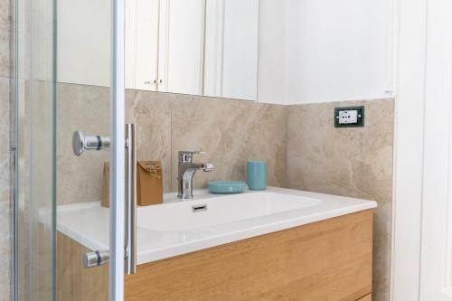 HOST4U - STRADIVARI APARTMENT in Milan City Corso Buenos Aires