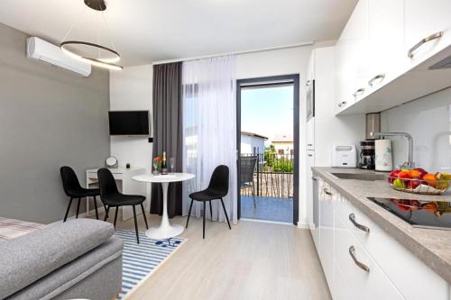 Luxury Studio Rim Tim