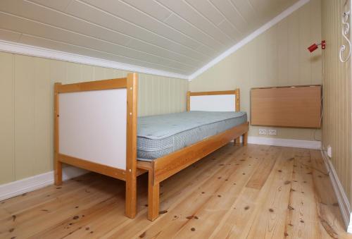Postel nebo postele na pokoji v ubytování Sentrumsnær i Kongsberg