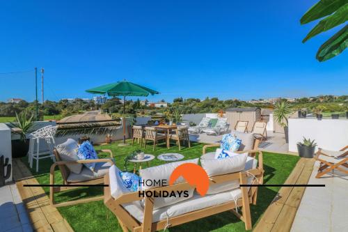 Hồ bơi trong/gần #294 T2 Com Amplo Terraço by Home Holidays