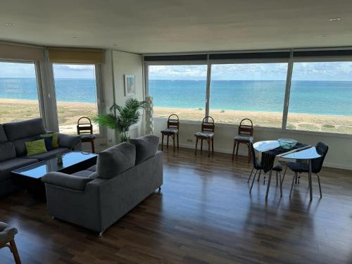 Spacious Apartment in Valencia with Sea View - 160 sqm