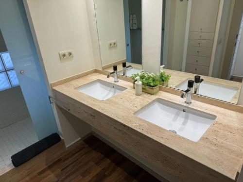 Spacious Apartment in Valencia with Sea View - 160 sqm photo 18