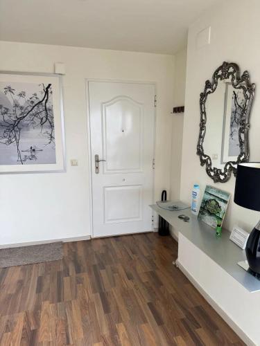 Spacious Apartment in Valencia with Sea View - 160 sqm photo 31