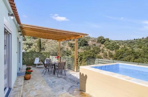Πισίνα στο ή κοντά στο Villa Μyrsini