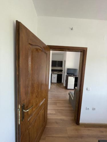 Η κουζίνα ή μικρή κουζίνα στο Villa Elezi