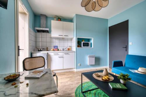 Η κουζίνα ή μικρή κουζίνα στο Camping-Village Vacances Les deux Étangs