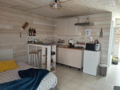 Nhà bếp/bếp nhỏ tại Maison au calme au coeur du vignoble nantais