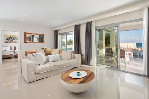 Χώρος καθιστικού στο MCN Villas