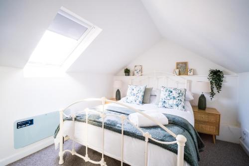Ένα ή περισσότερα κρεβάτια σε δωμάτιο στο Gloucester Apartments x 3 FREE Parking & short walk to the University & Hospital