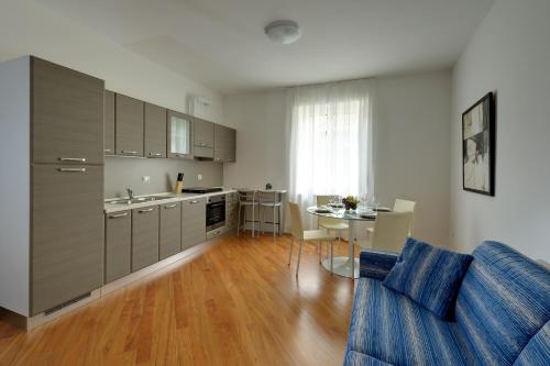 Η κουζίνα ή μικρή κουζίνα στο My House Apartments