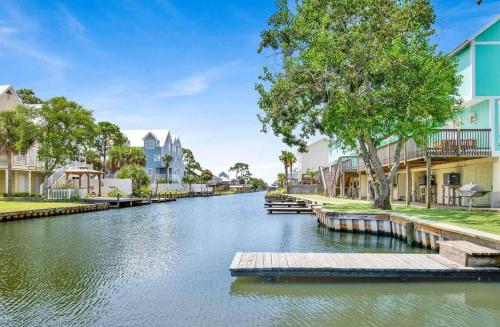 Θέα στο ποτάμι κοντά σε αυτή η παραθεριστική κατοικία