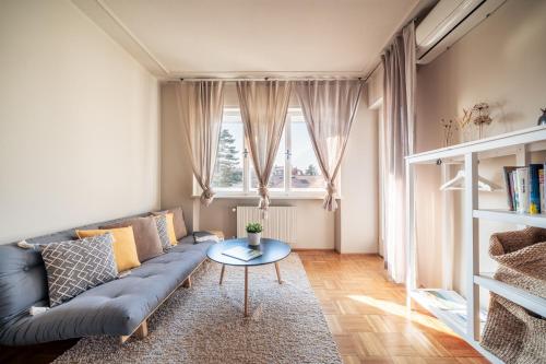 Χώρος καθιστικού στο Apartment Domus