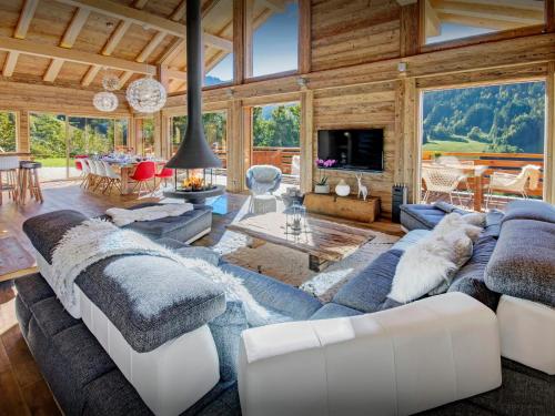 Χώρος καθιστικού στο Chalet Alti - OVO Network