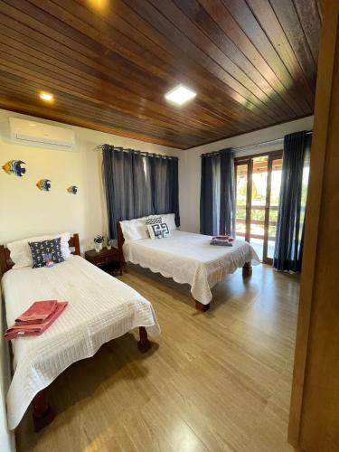 Katil atau katil-katil dalam bilik di welcome to Maison Bleue!