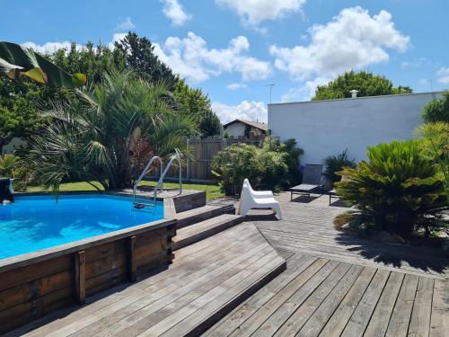 air-conditioned house 3 stars, with pool and jacuzzi